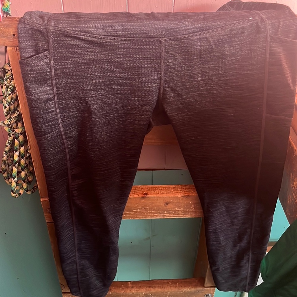 Grey/black leggings